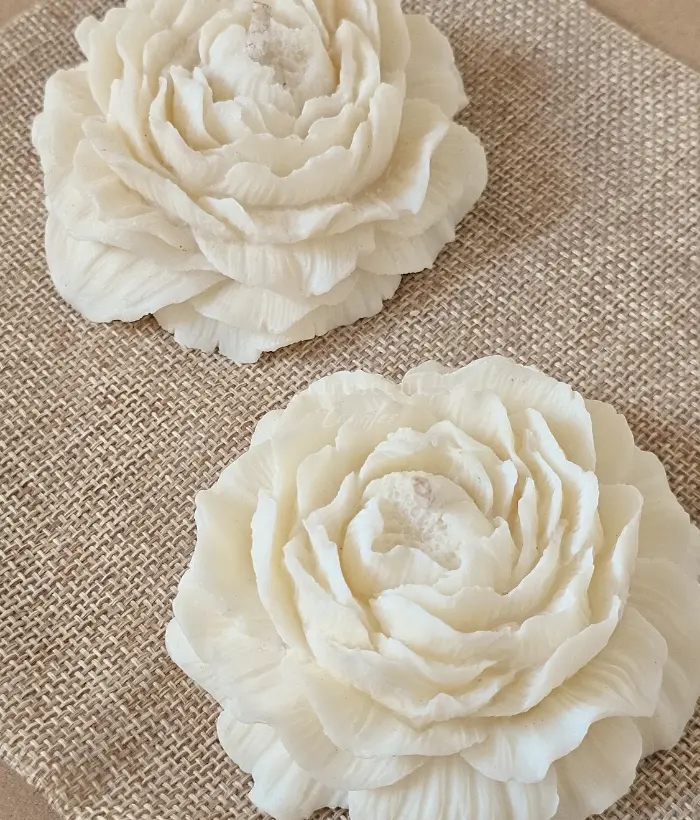 Floral Candle - Image 4